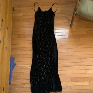 Elegant Black Velvet Dress with Low back